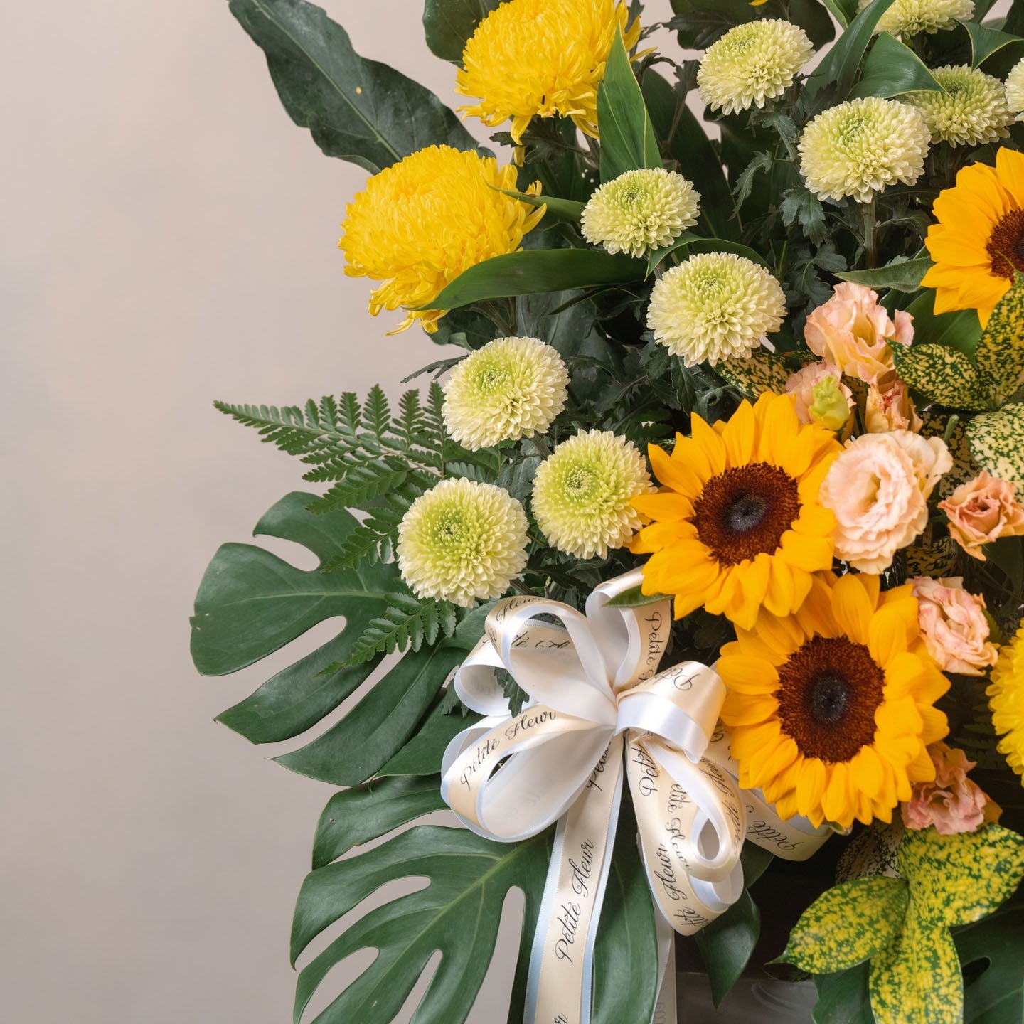 Vibrant and Cheery Floral Stand